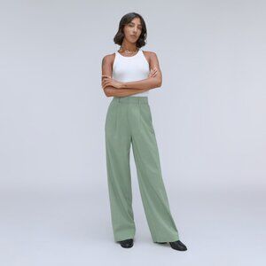 Everlane - The Draper Pleated Pant in Buttersmooth - Size 4 Short Length